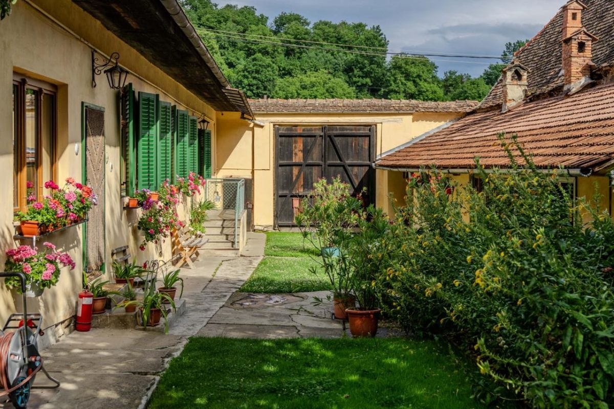 Curte casa săsească Richiș