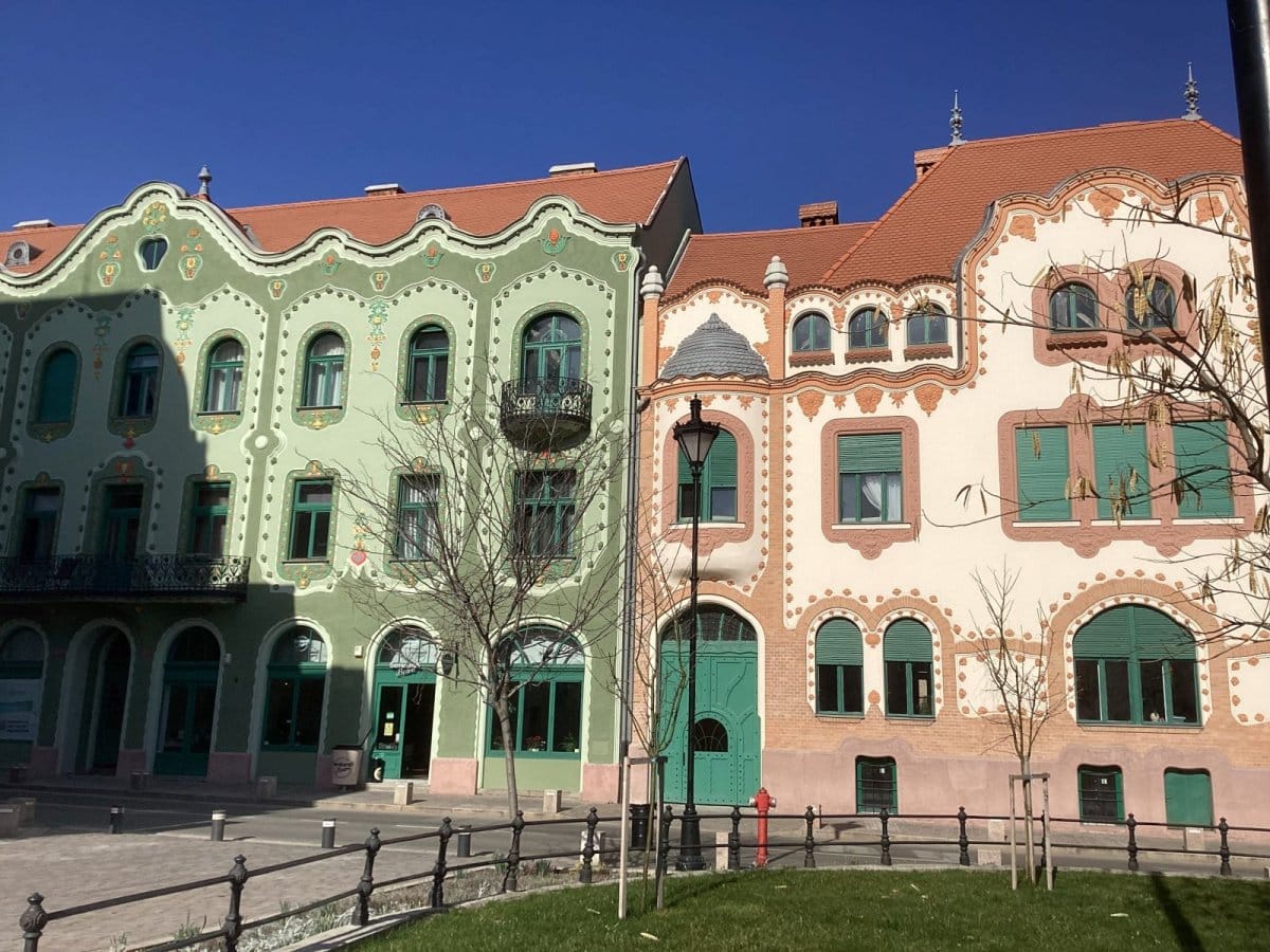 Fațade restaurate palate Adorján I și Adorján II - Oradea