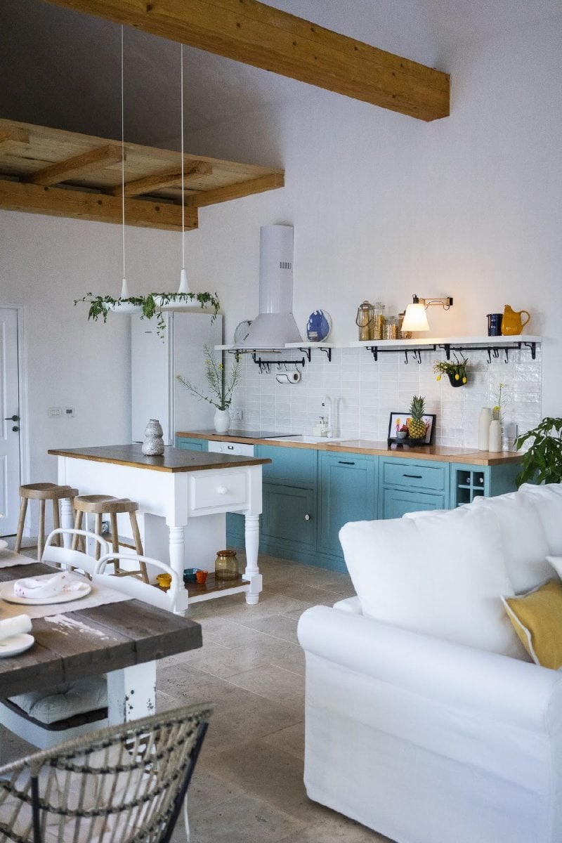 Bucătărie turcoaz casă vacanță Jurilovca