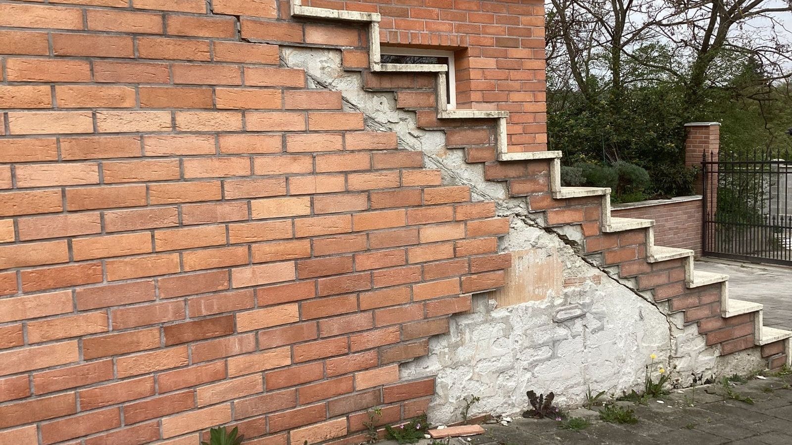 Lucrări construcții defectuoase