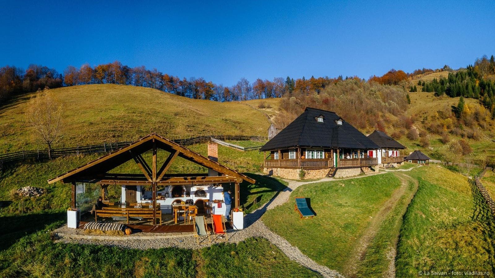 Hai La Saivan: cum trei case tradiționale din Bucovina au primit o nouă viață
